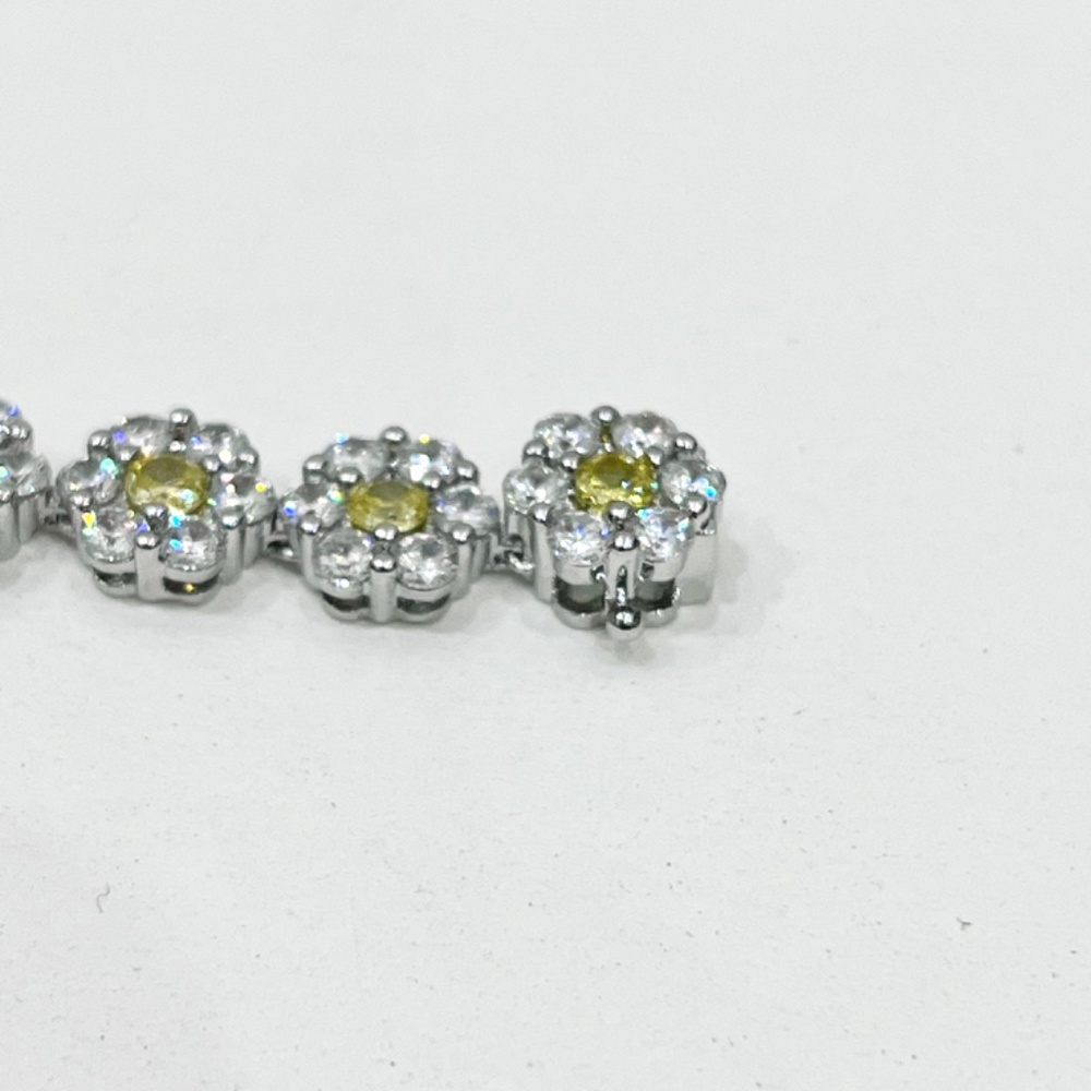 Daisy Tennis Bracelet - Picture 6 of 6